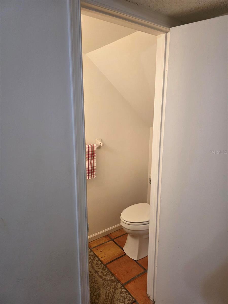 Image 10 of 25 For 1007 Raintree Lane