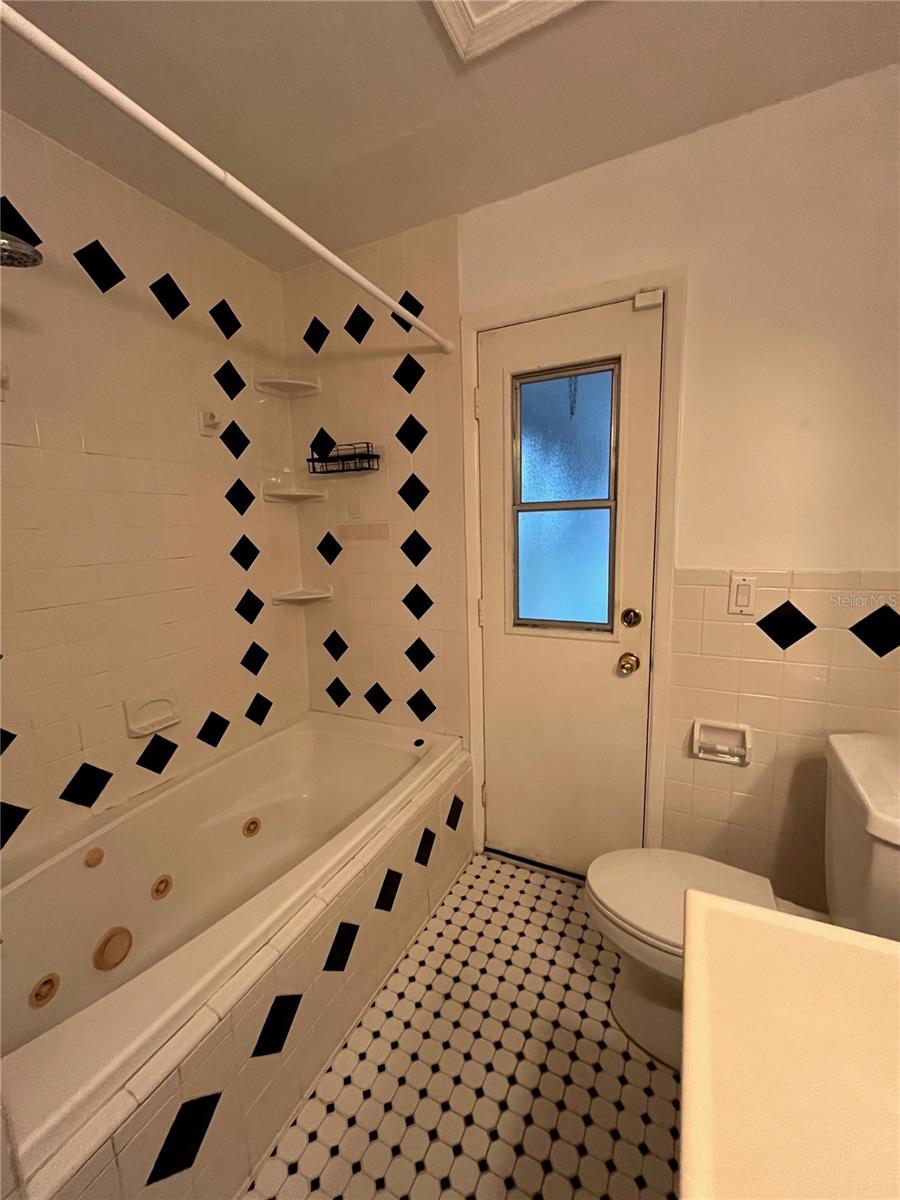 Image 16 of 17 For 3222 Hammersmith Road