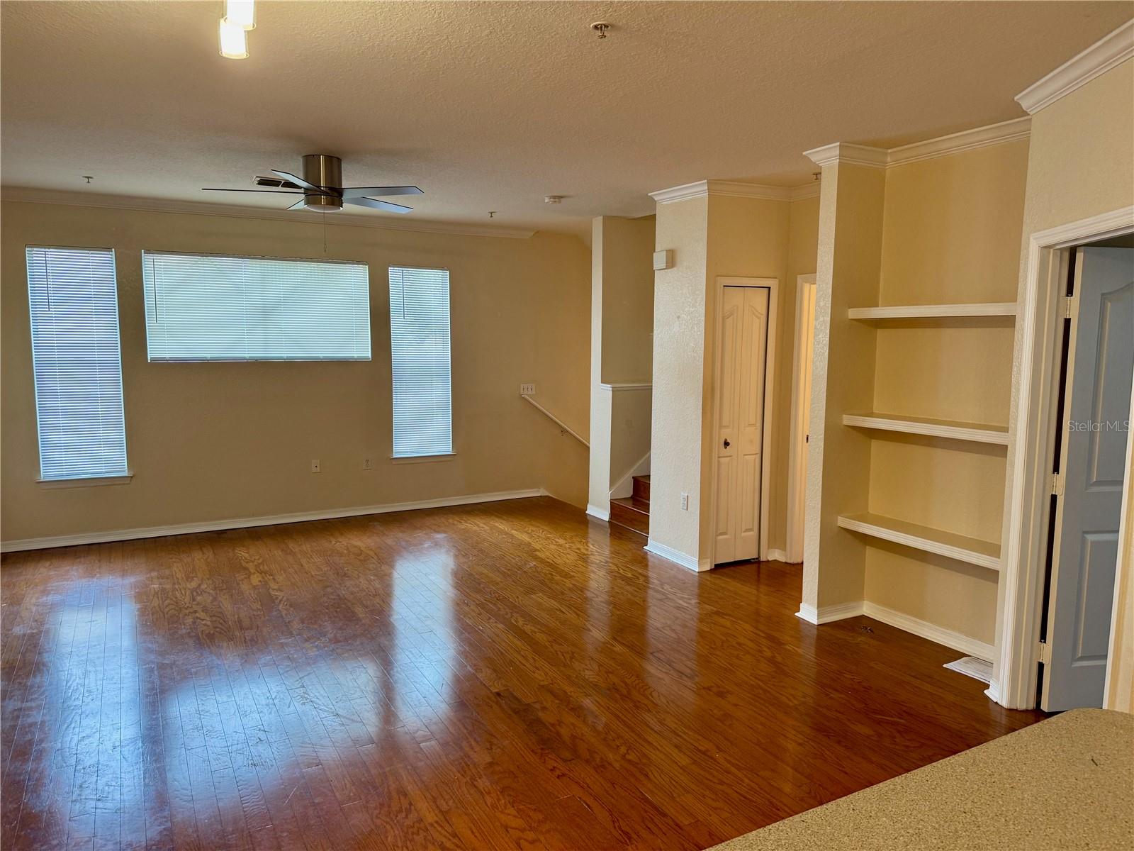 Image 3 of 10 For 1825 Shadow View Circle 1825