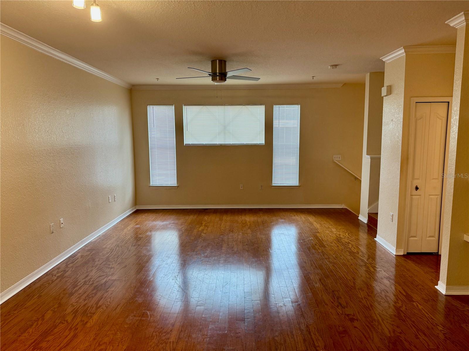 Image 4 of 10 For 1825 Shadow View Circle 1825