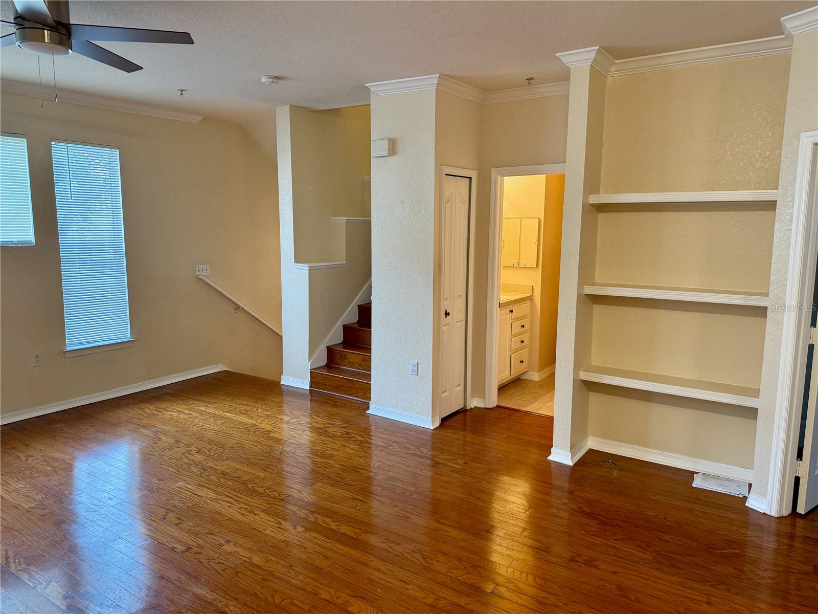 Image 7 of 10 For 1825 Shadow View Circle 1825