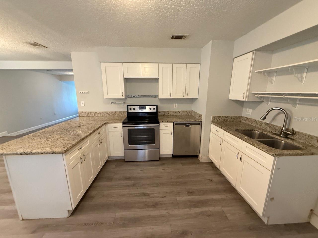 Image 7 of 25 For 301 Lesesne Street