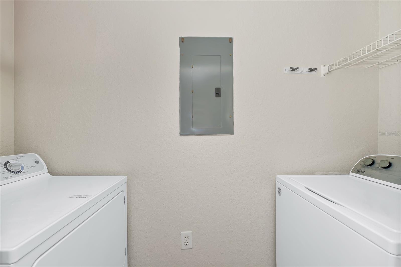 Image 13 of 31 For 5483 Vineland Road 10101