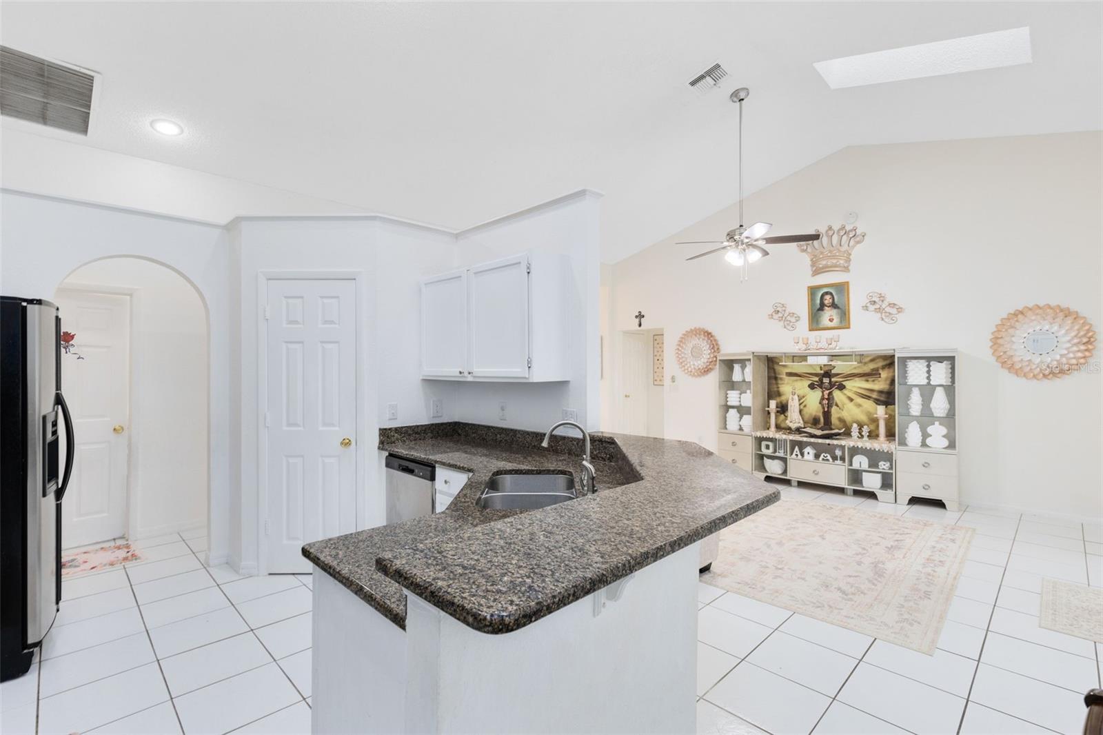 Image 13 of 38 For 2646 Rolling Broak Drive