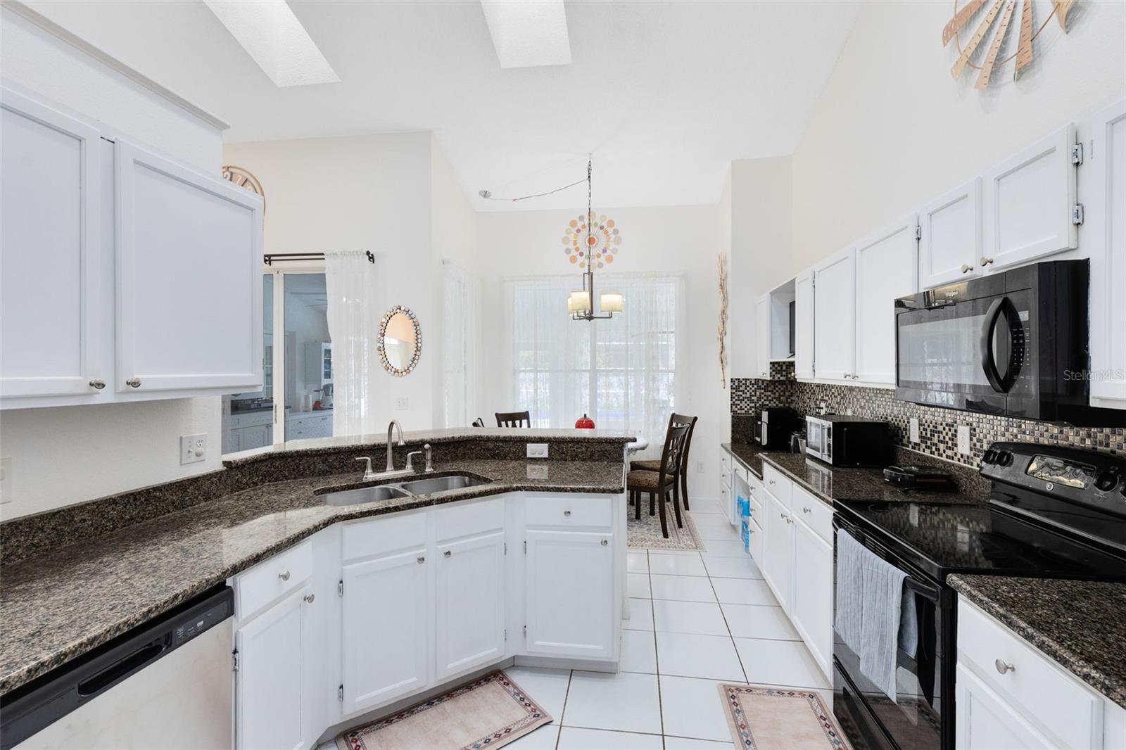 Image 14 of 38 For 2646 Rolling Broak Drive