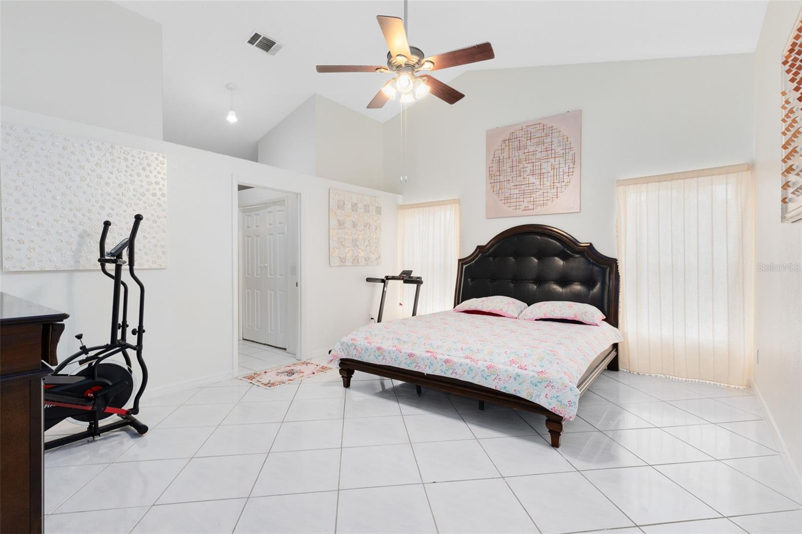 Image 19 of 38 For 2646 Rolling Broak Drive