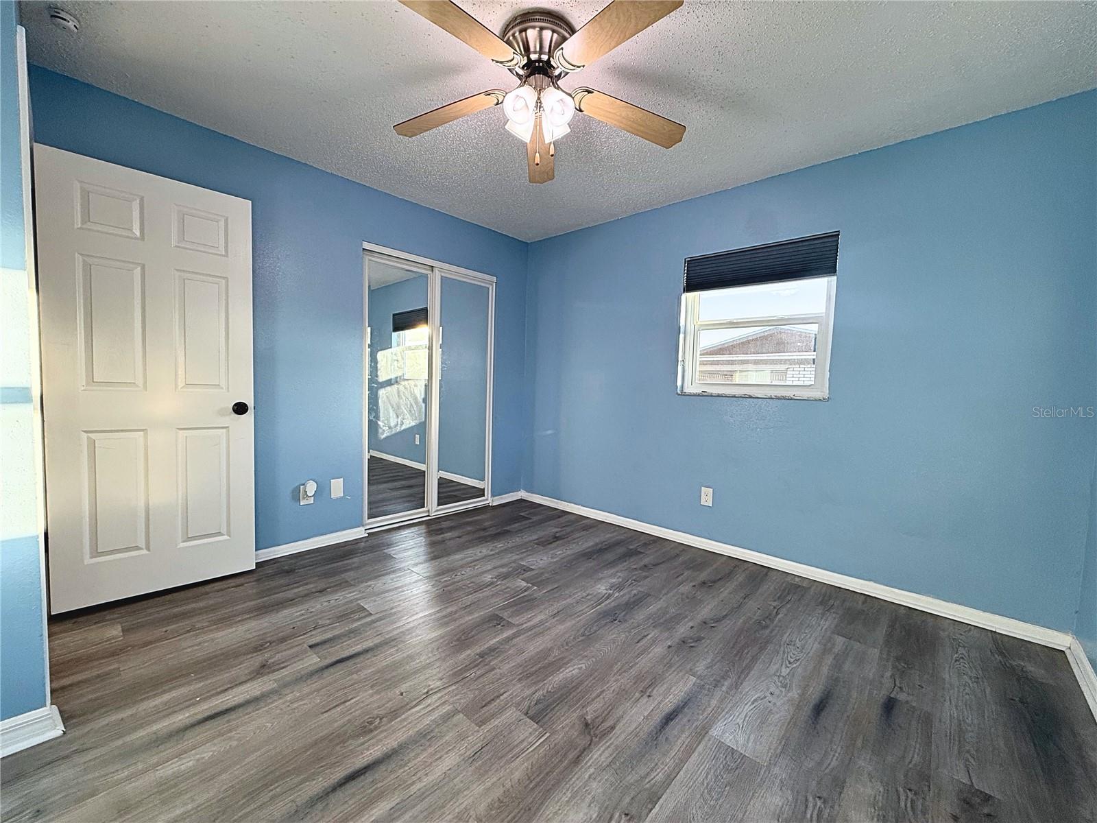 Image 11 of 27 For 926 Everett Street