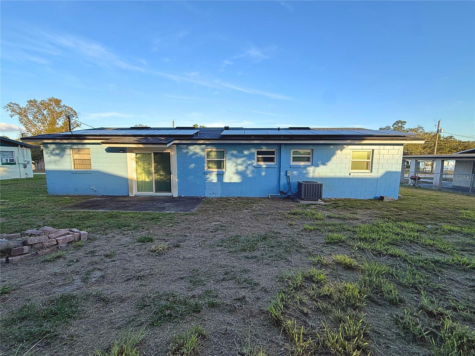 Image 24 of 27 For 926 Everett Street