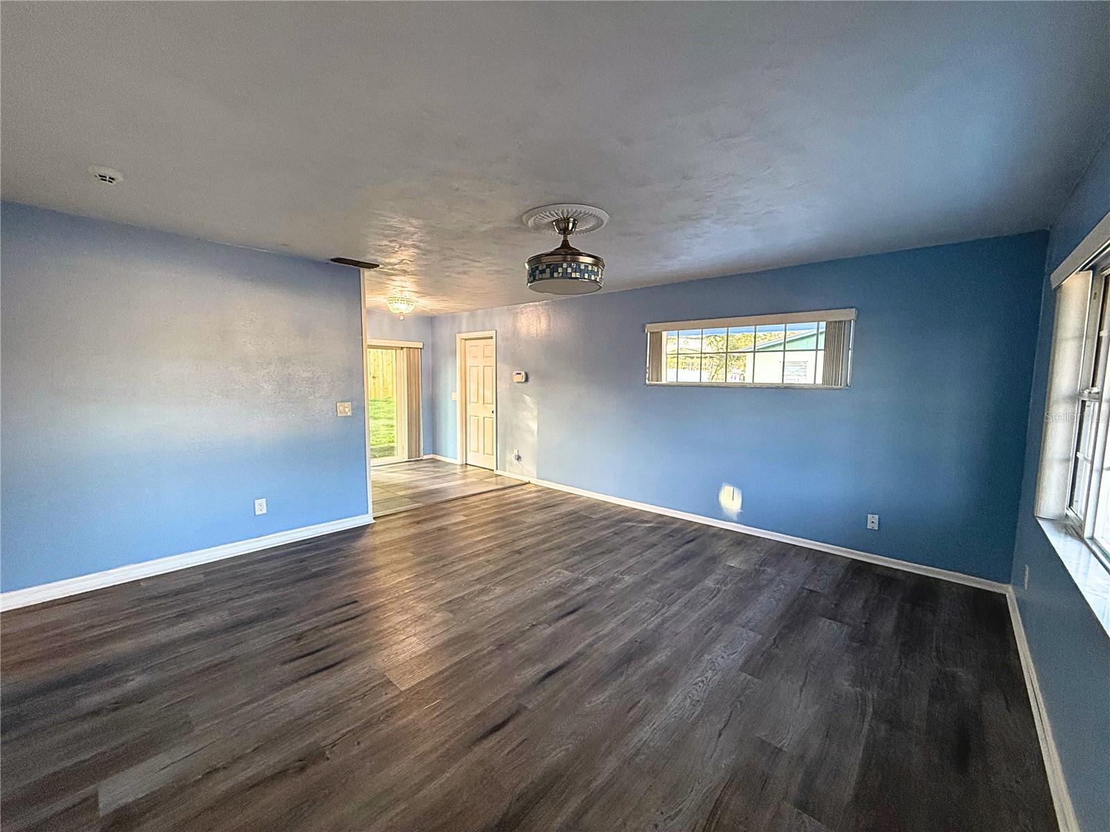 Image 5 of 27 For 926 Everett Street