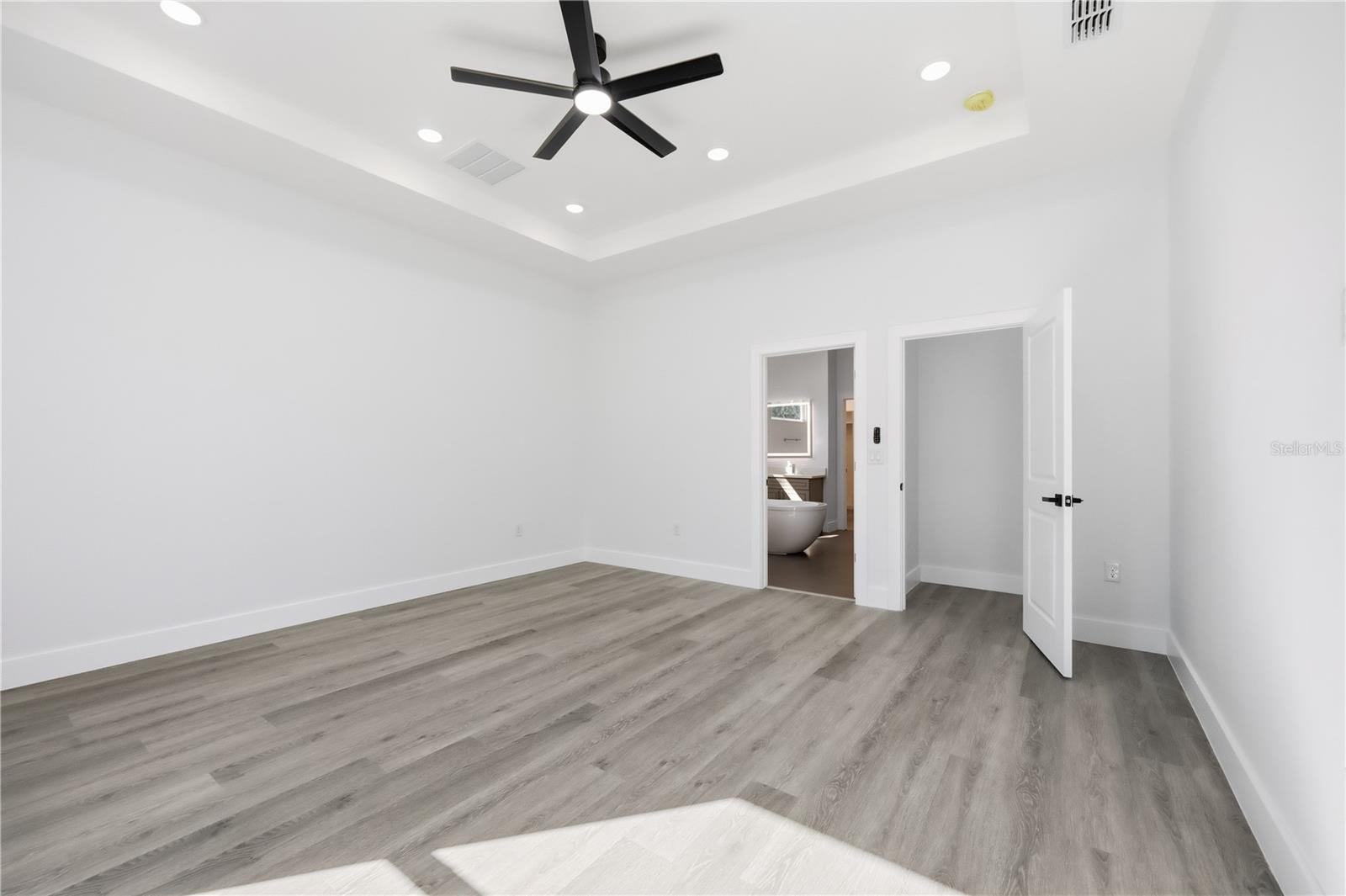 Image 33 of 57 For 1349 Cr 243 A