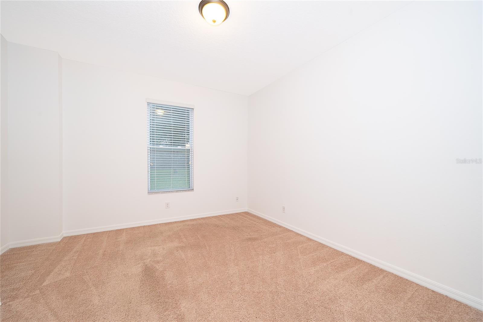 Image 15 of 42 For 891 Cavan Drive