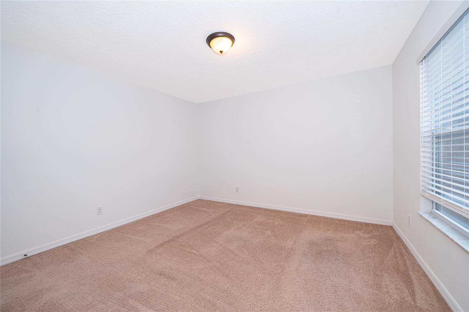 Image 33 of 42 For 891 Cavan Drive