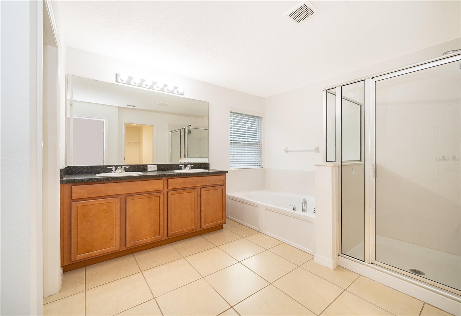 Image 37 of 42 For 891 Cavan Drive