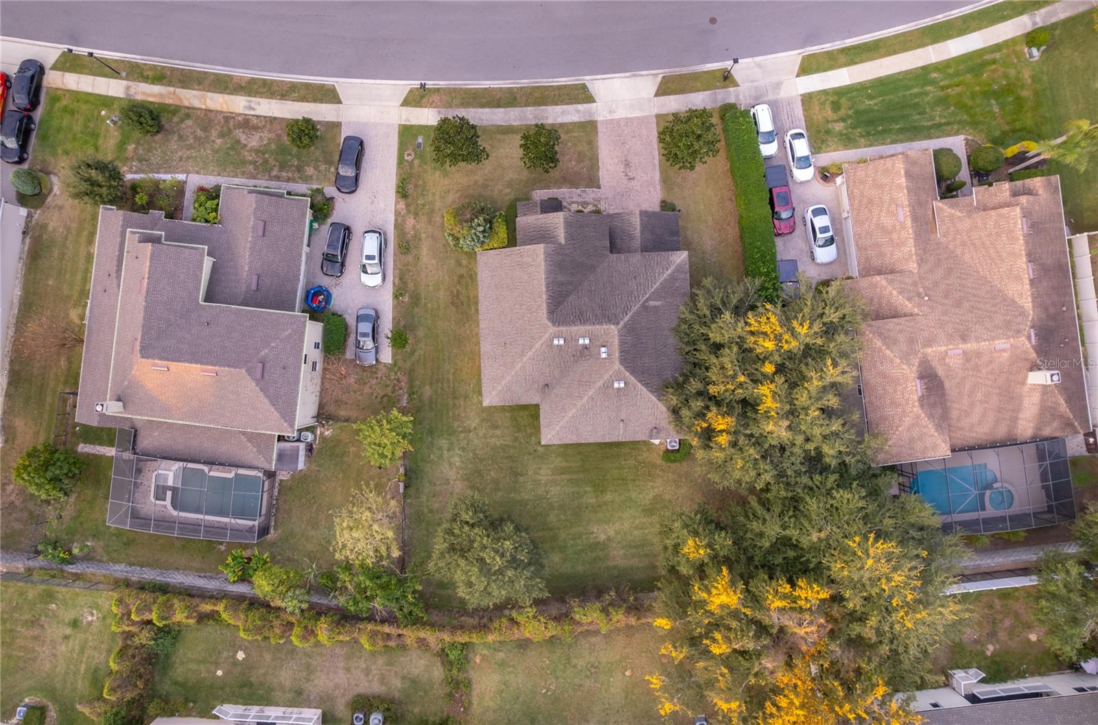 Image 4 of 42 For 891 Cavan Drive