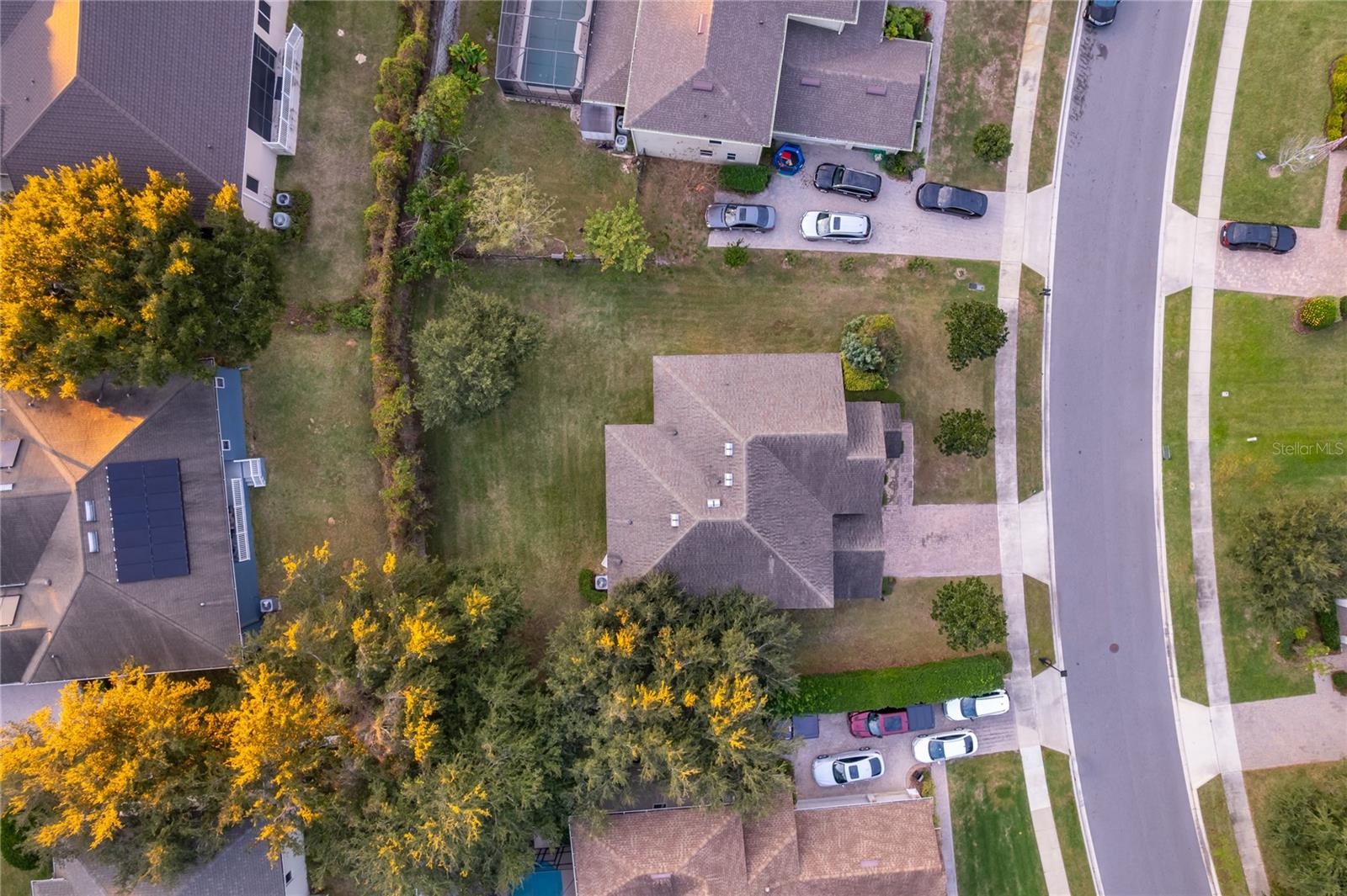 Image 5 of 42 For 891 Cavan Drive