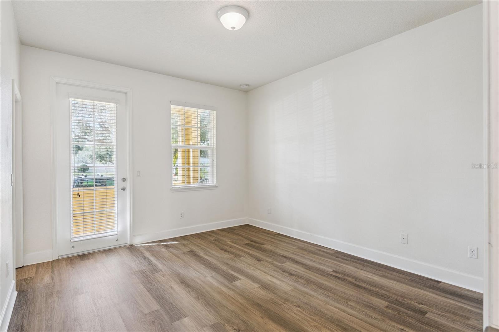 Image 10 of 51 For 11925 Bianca Lane