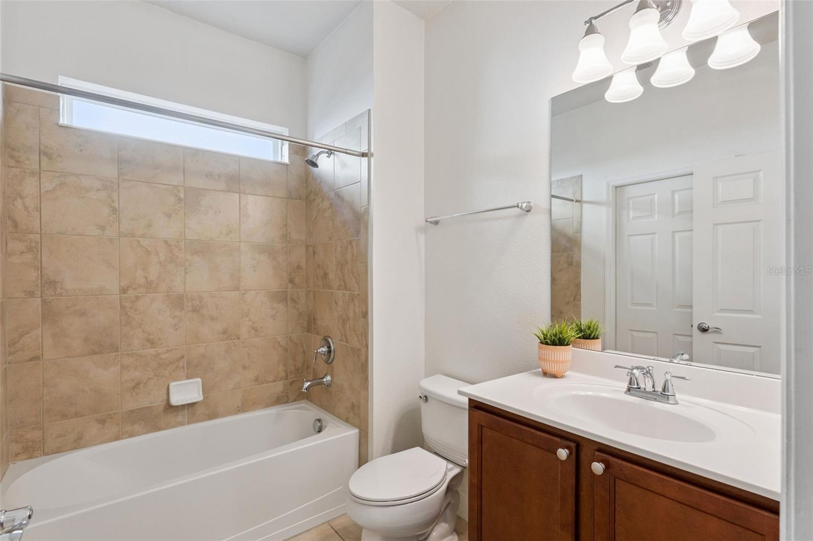 Image 11 of 51 For 11925 Bianca Lane