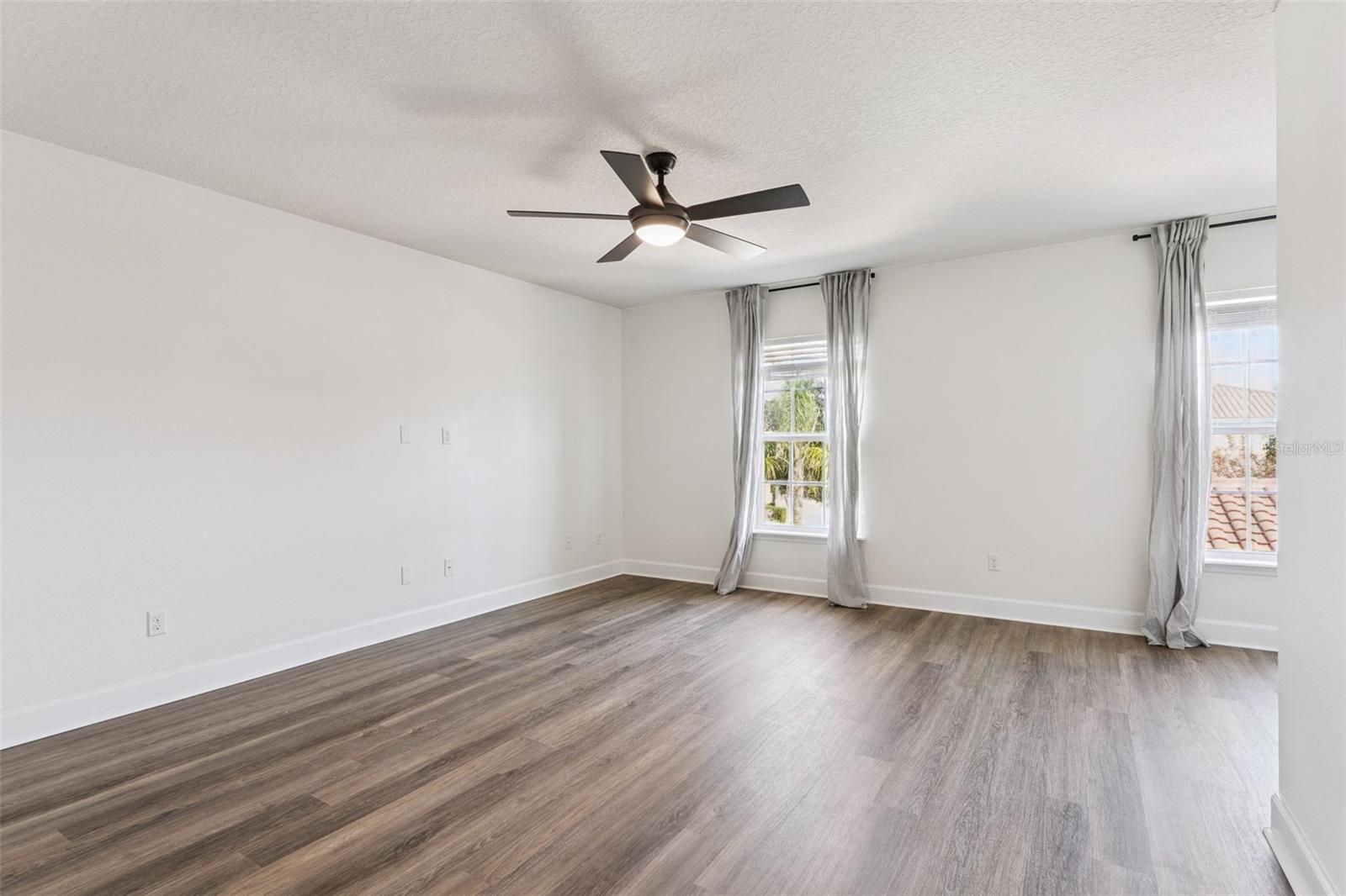 Image 12 of 51 For 11925 Bianca Lane