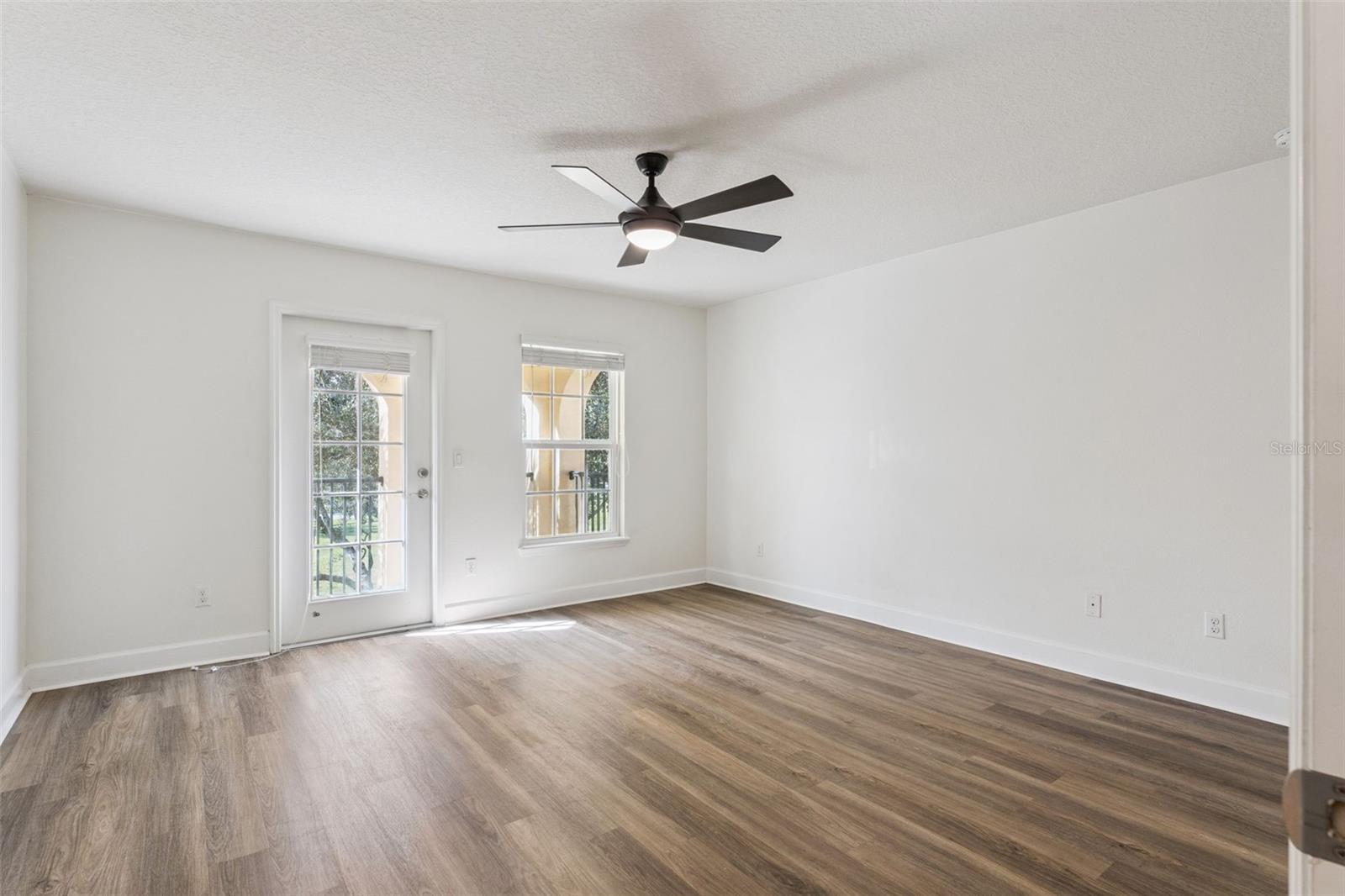 Image 13 of 51 For 11925 Bianca Lane