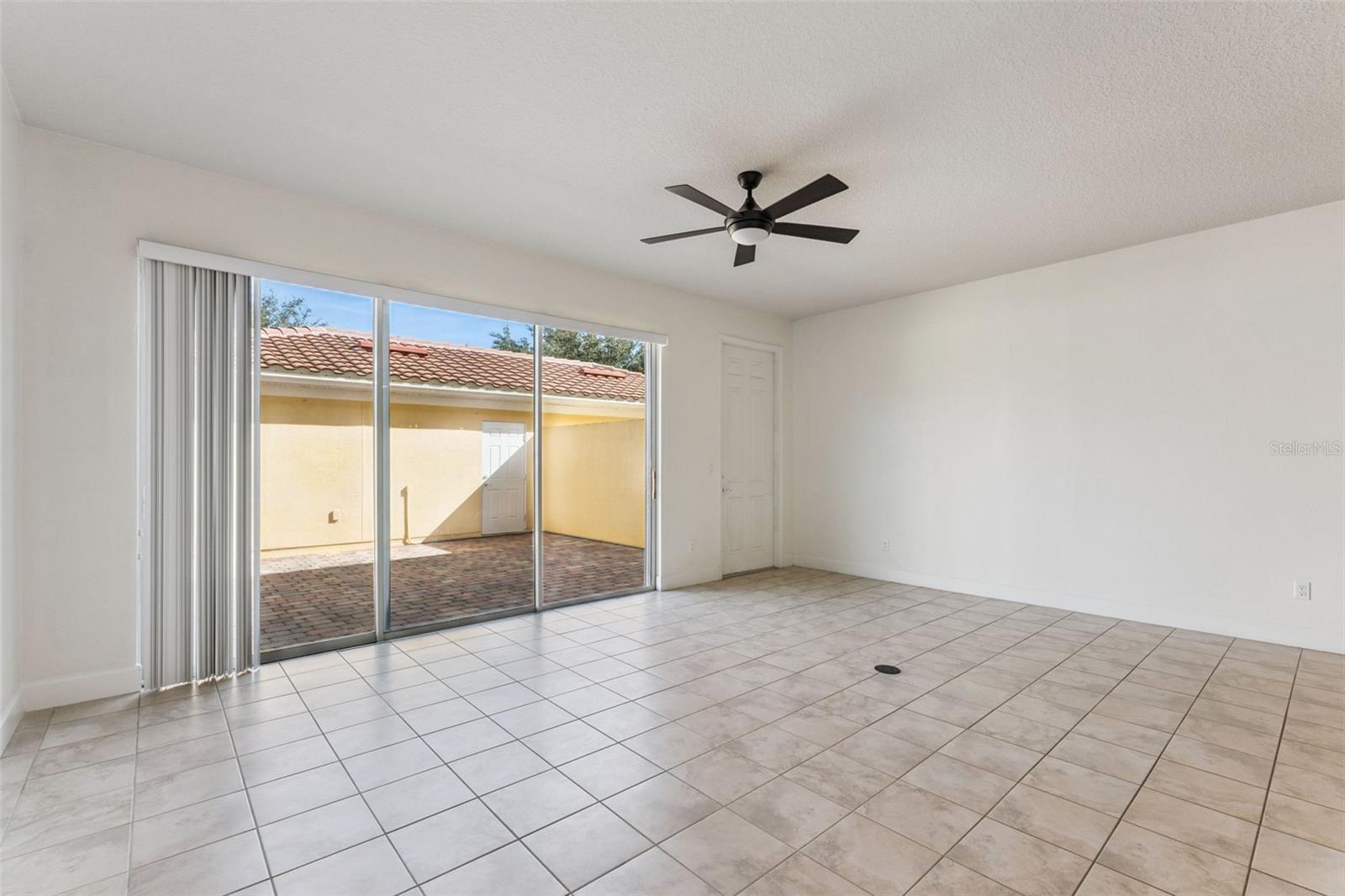 Image 5 of 51 For 11925 Bianca Lane