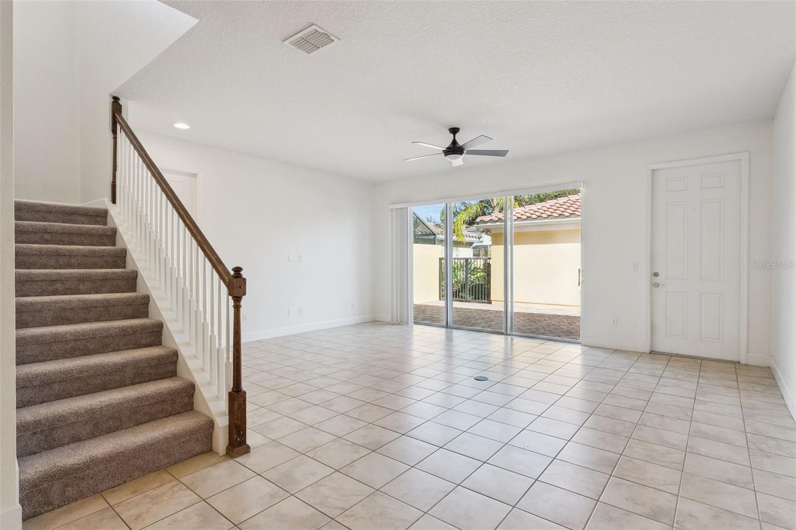 Image 6 of 51 For 11925 Bianca Lane