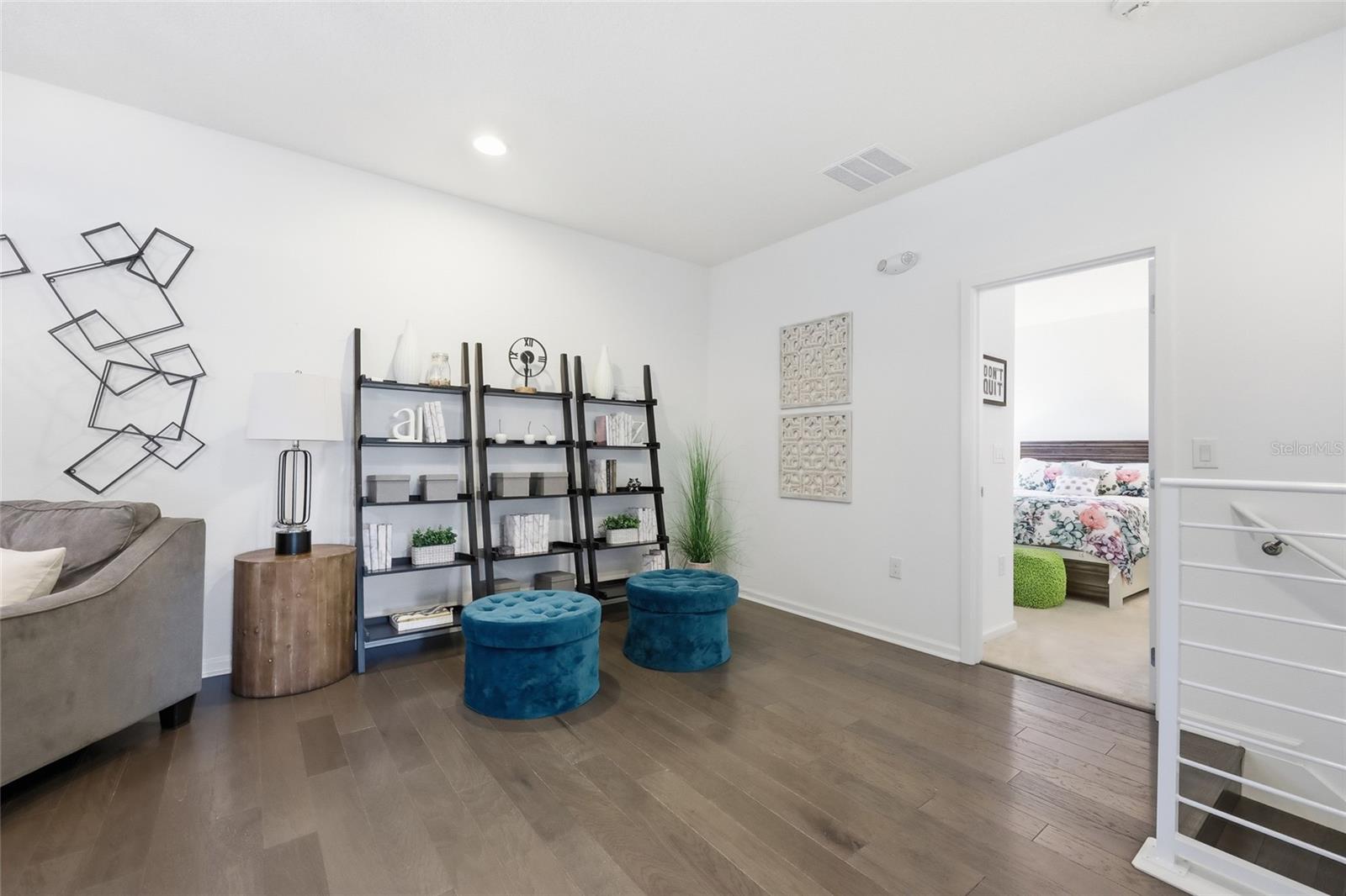 Image 18 of 39 For 4569 Cabello Loop