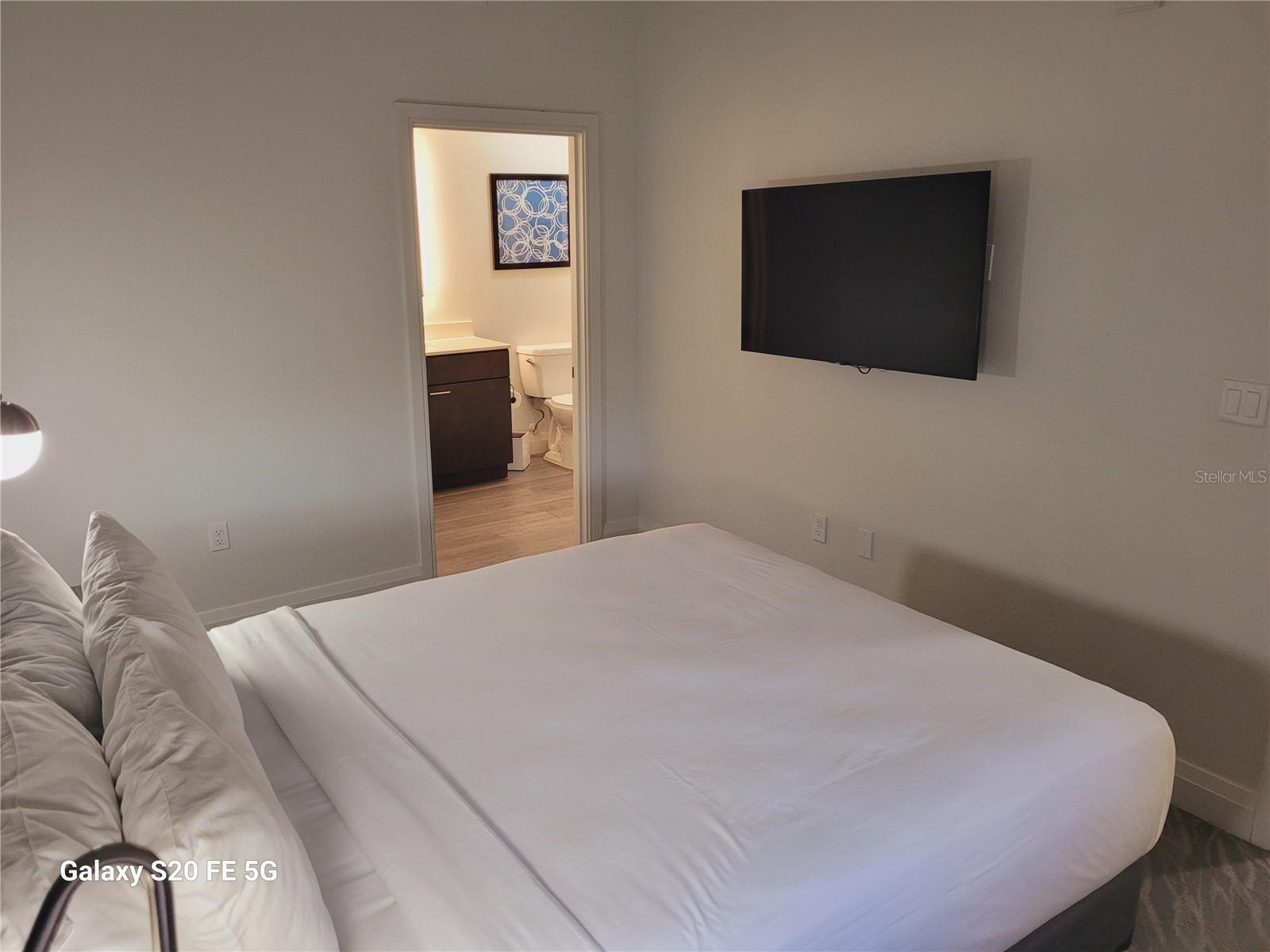 Image 15 of 27 For 14501 Grove Resort Avenue 3228