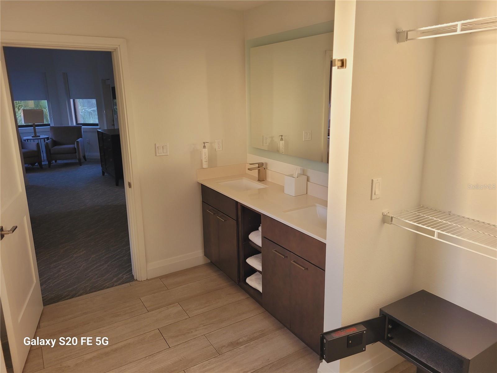 Image 22 of 27 For 14501 Grove Resort Avenue 3228