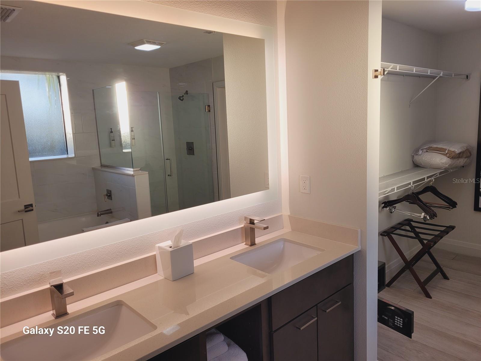 Image 24 of 27 For 14501 Grove Resort Avenue 3228