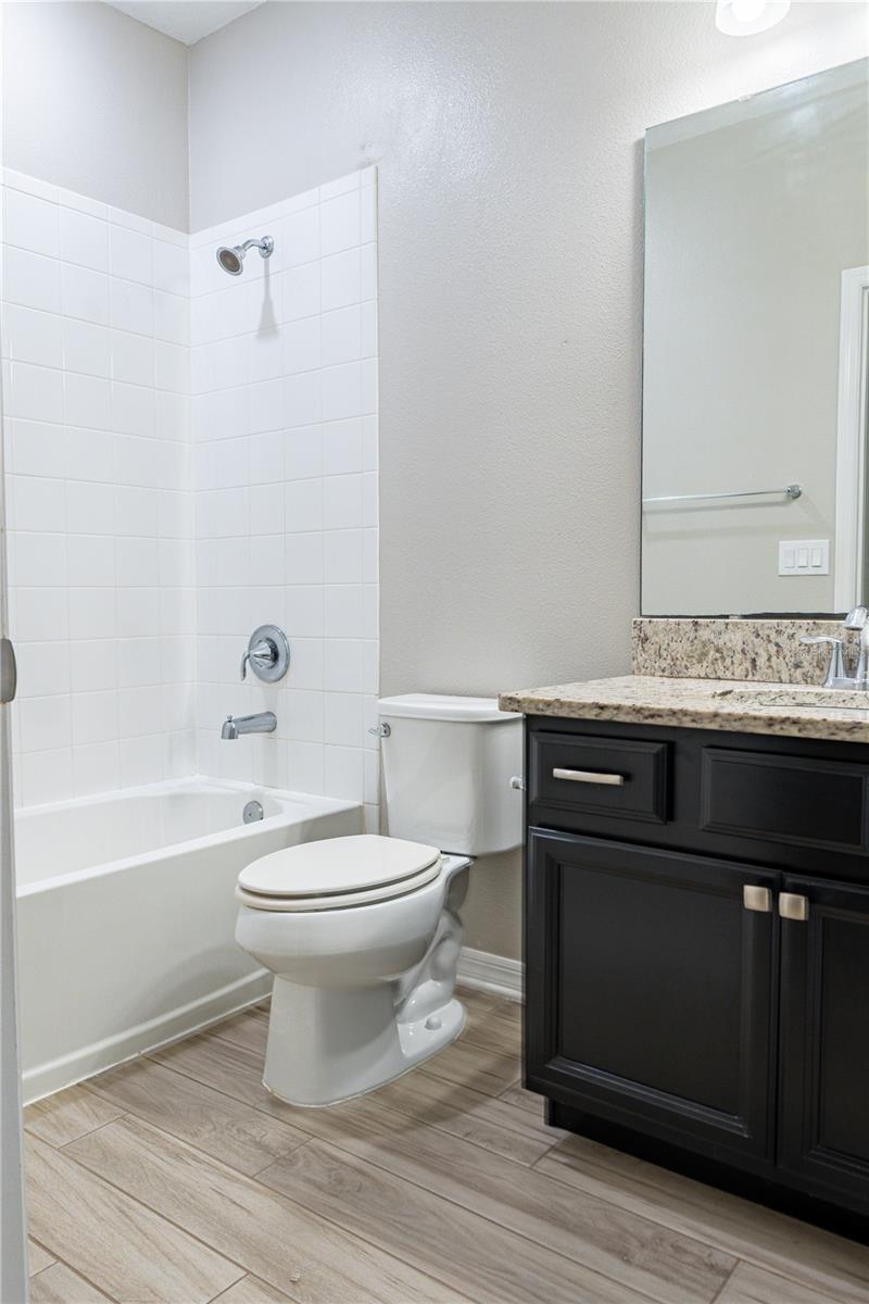 Image 21 of 40 For 11926 Sands Cove