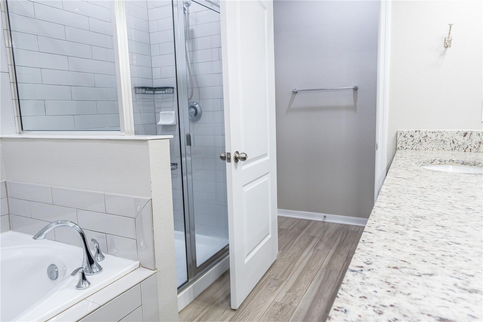 Image 30 of 40 For 11926 Sands Cove