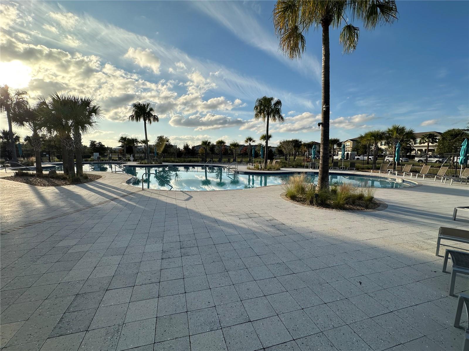 Image 5 of 8 For 10624 Words Drive