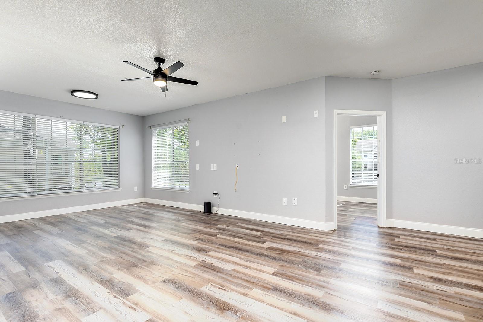 Image 10 of 21 For 13015 Plantation Park Circle 1027