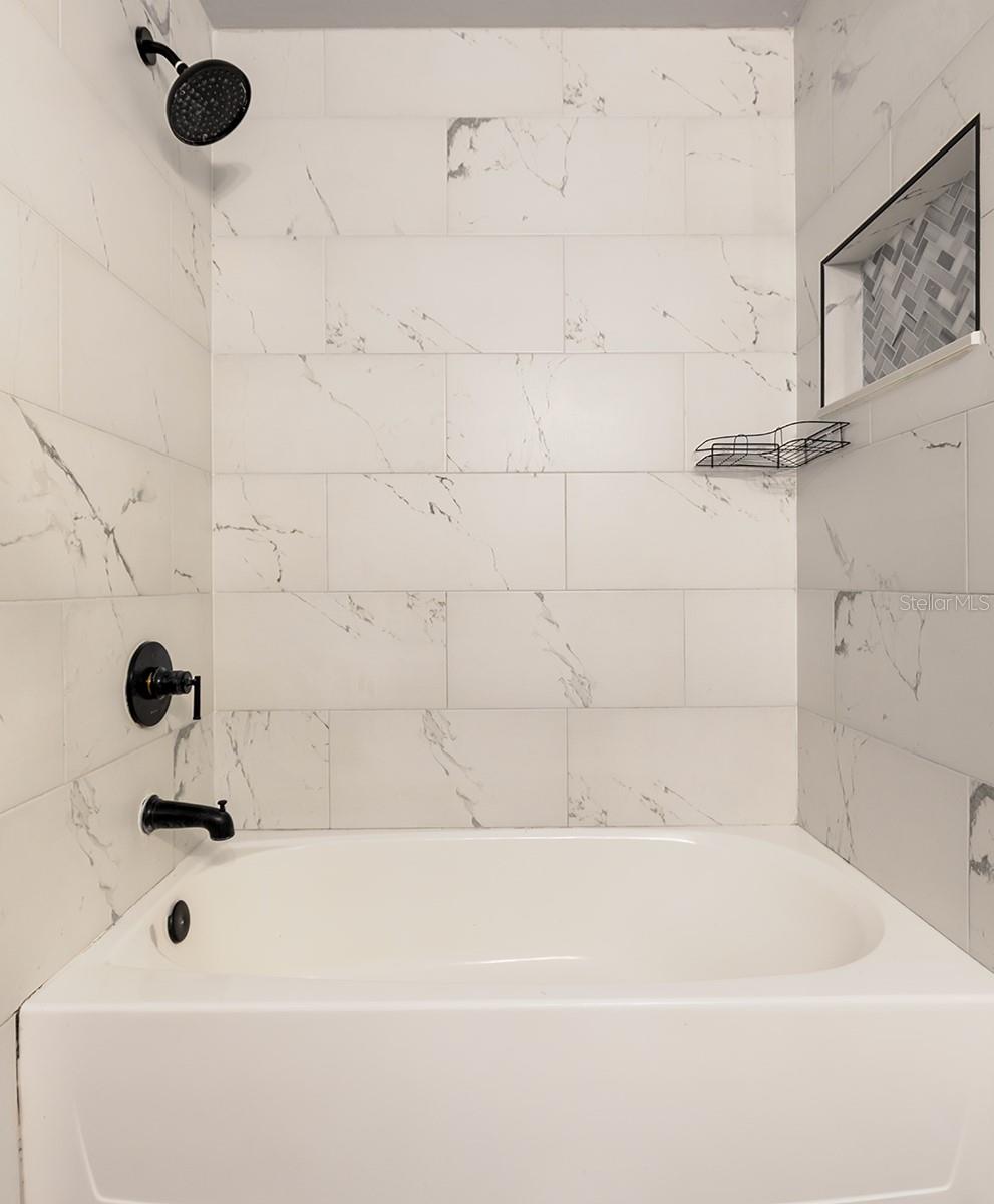 Image 14 of 21 For 13015 Plantation Park Circle 1027