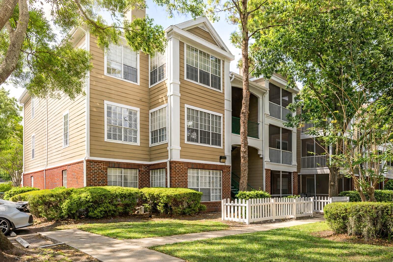 Image 17 of 21 For 13015 Plantation Park Circle 1027