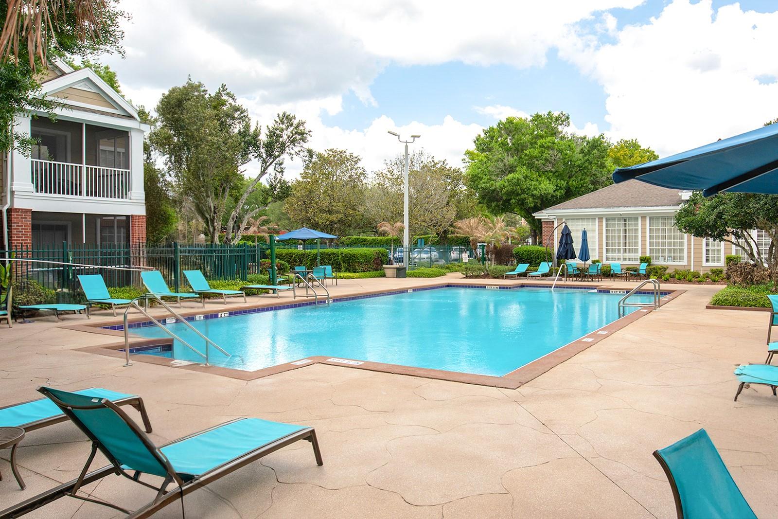 Image 18 of 21 For 13015 Plantation Park Circle 1027