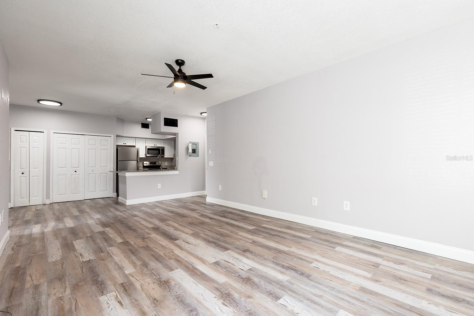 Image 7 of 21 For 13015 Plantation Park Circle 1027