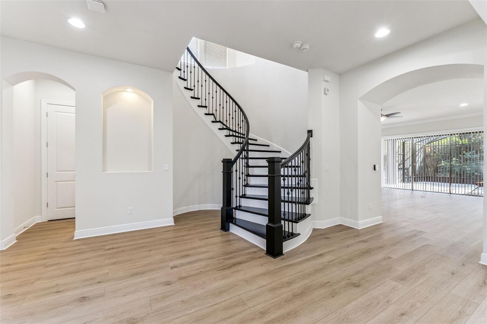 Image 6 of 49 For 10819 Savona Way