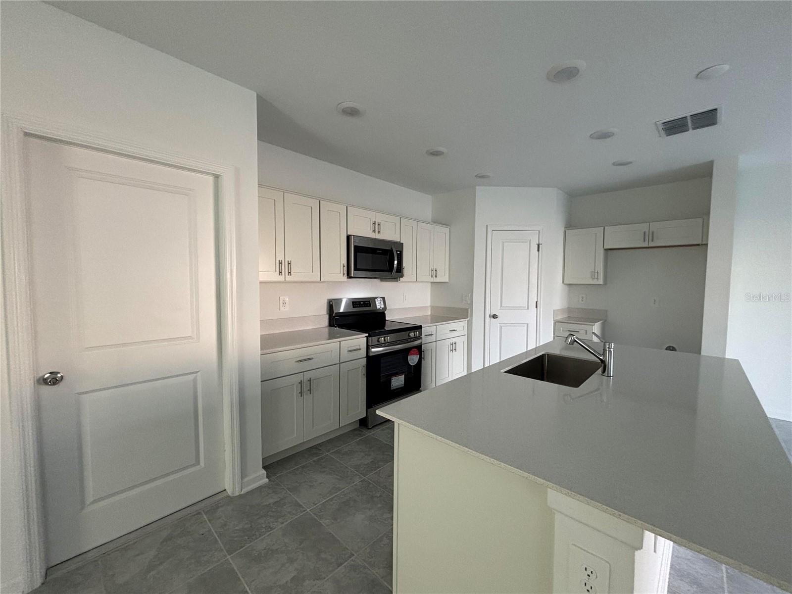 Image 4 of 13 For 1338 Deepwater Circle