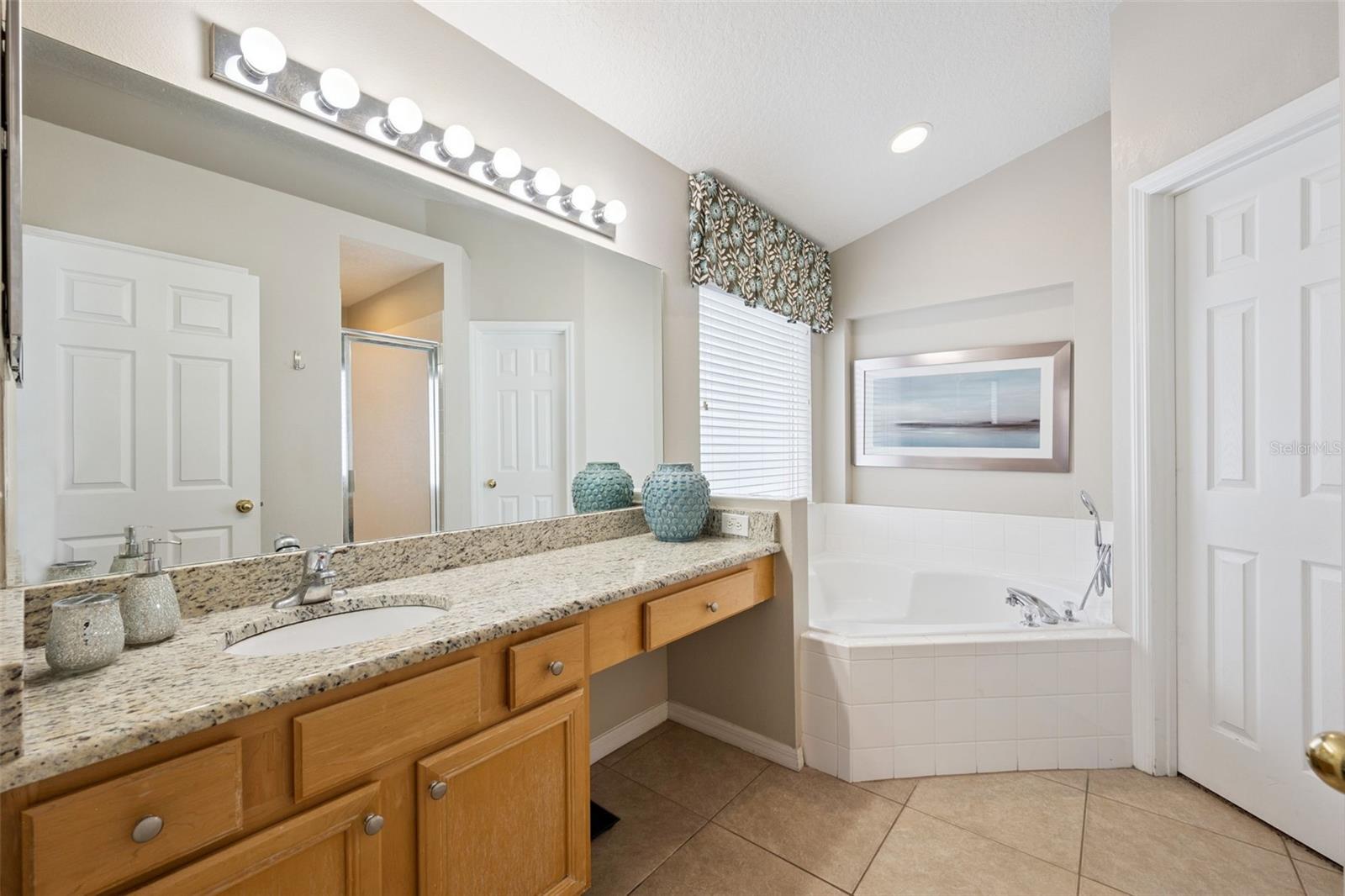 Image 20 of 60 For 2686 Emerald Island Boulevard