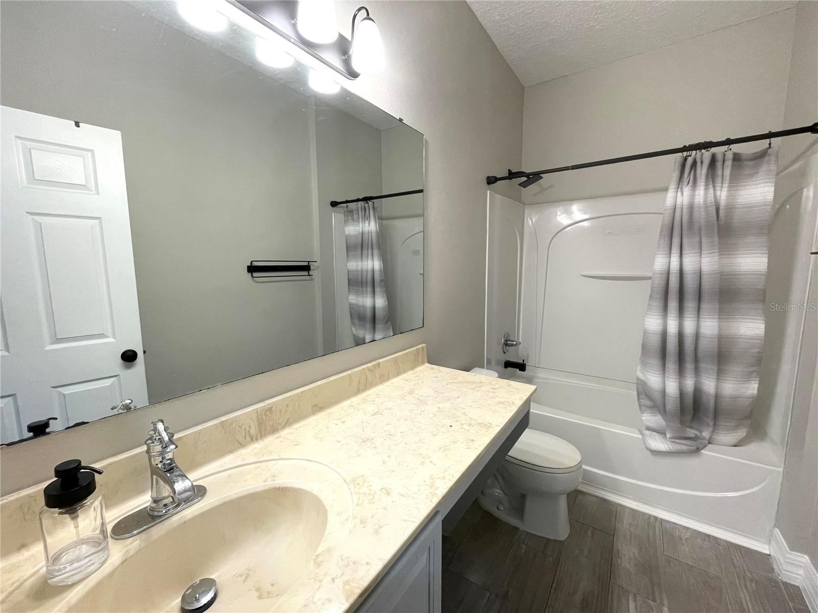 Image 13 of 33 For 4032 Meadowlark Drive