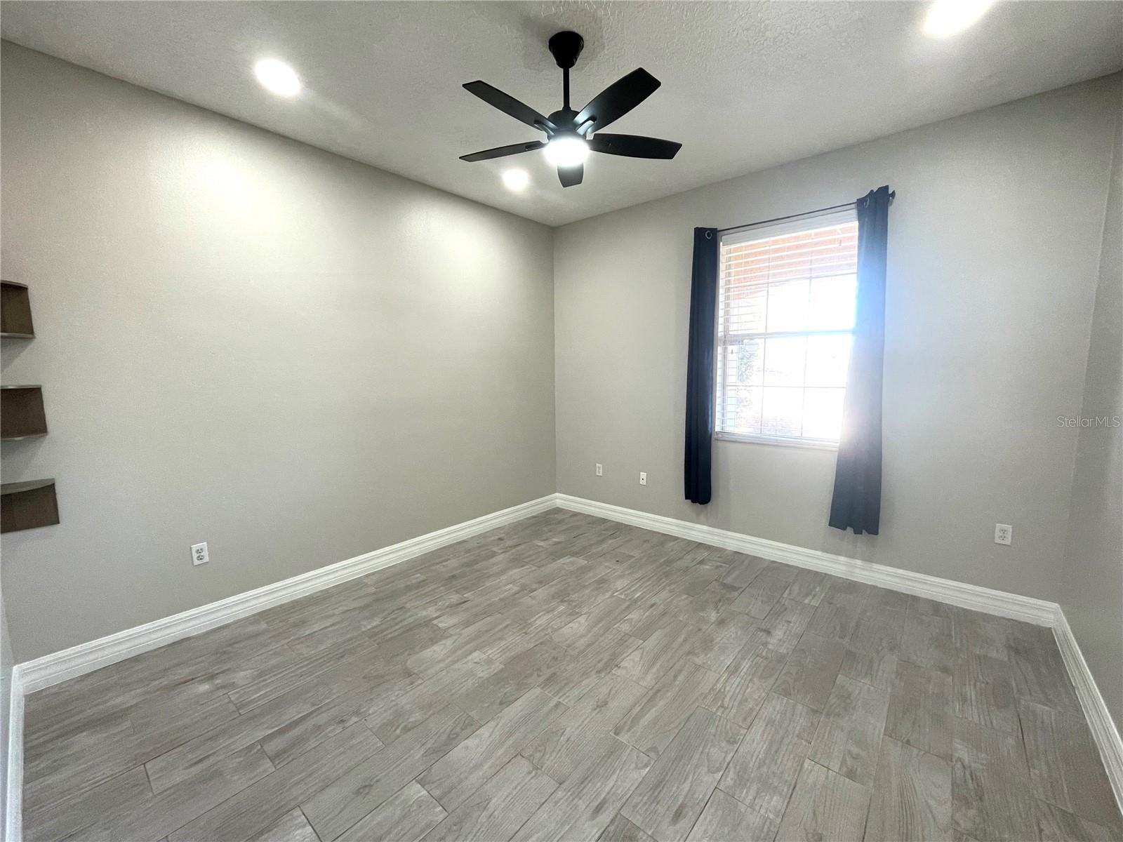 Image 15 of 33 For 4032 Meadowlark Drive