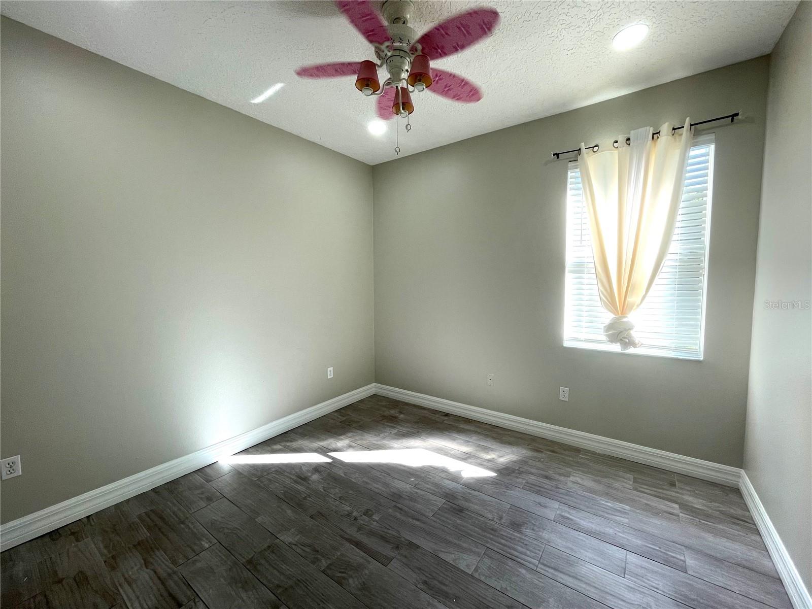 Image 17 of 33 For 4032 Meadowlark Drive