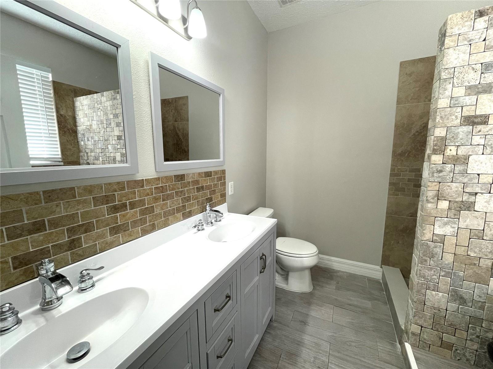 Image 21 of 33 For 4032 Meadowlark Drive