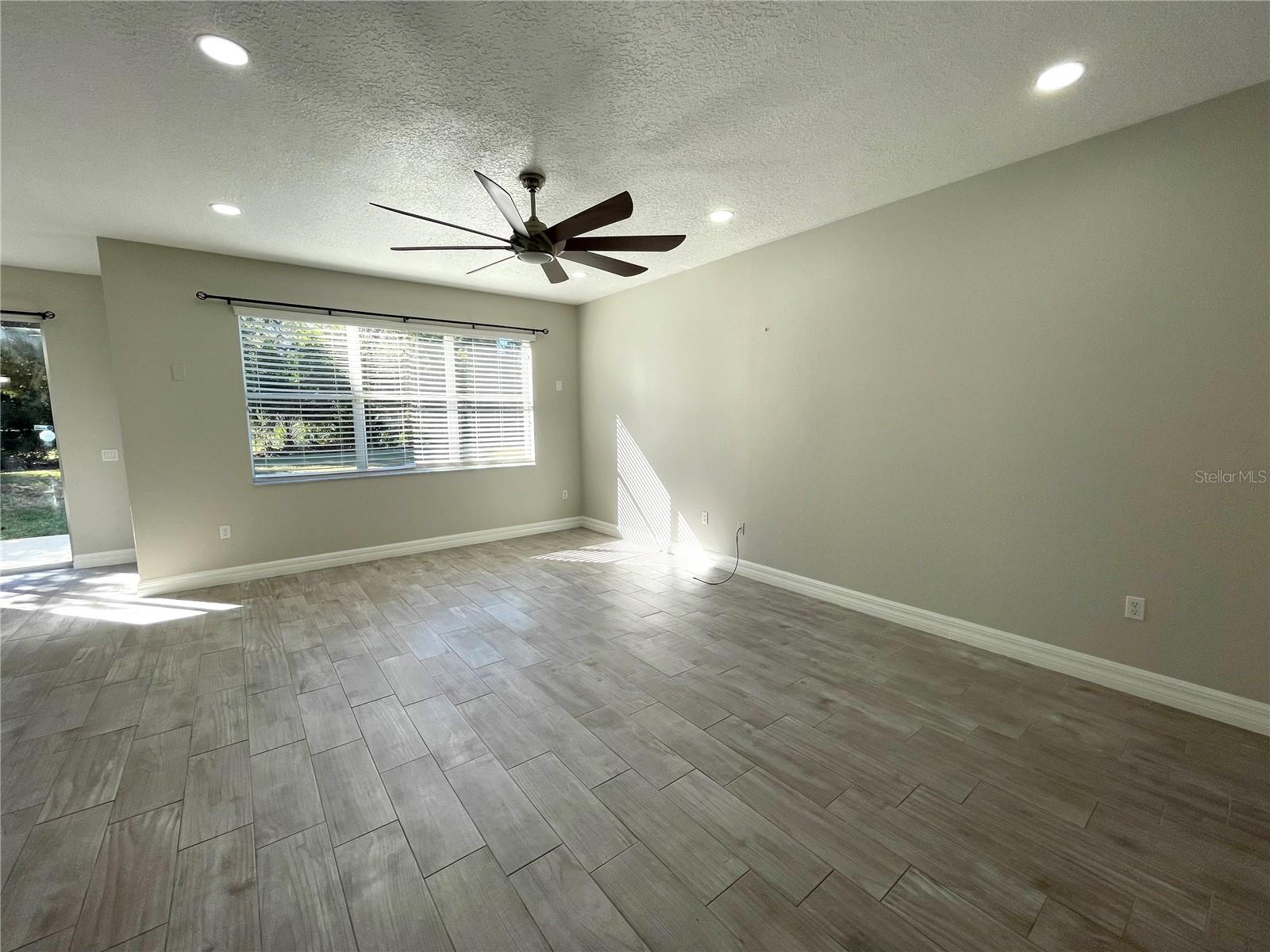 Image 4 of 33 For 4032 Meadowlark Drive