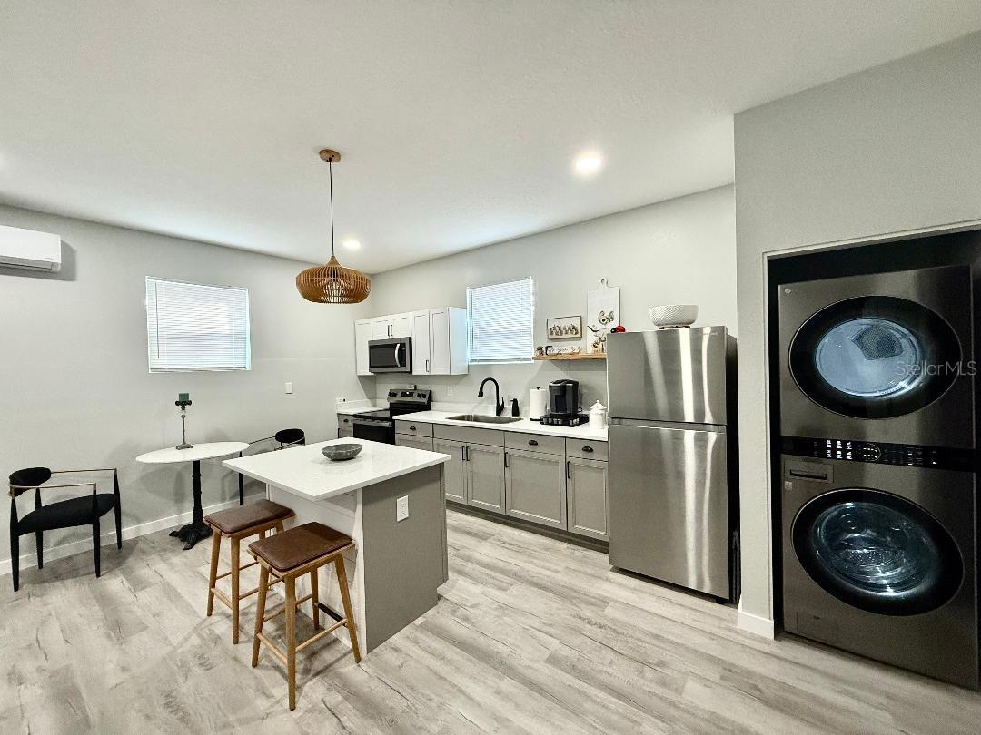 Image 12 of 34 For 1183-b Chestnut Street