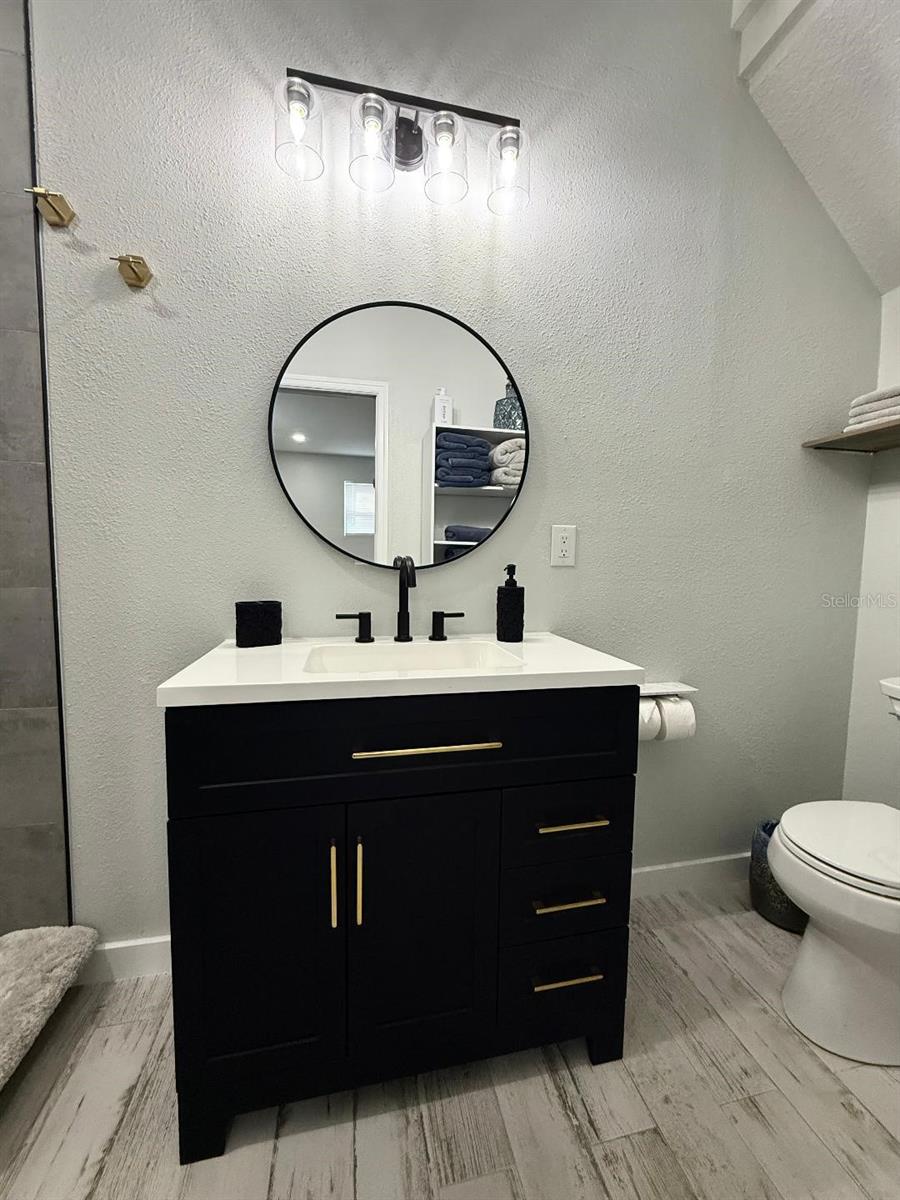 Image 23 of 34 For 1183-b Chestnut Street