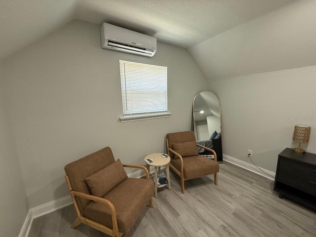 Image 31 of 34 For 1183-b Chestnut Street