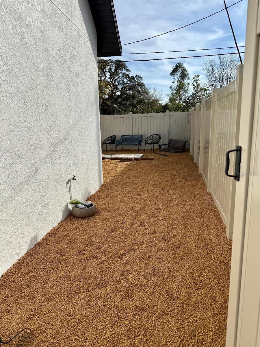 Image 5 of 34 For 1183-b Chestnut Street