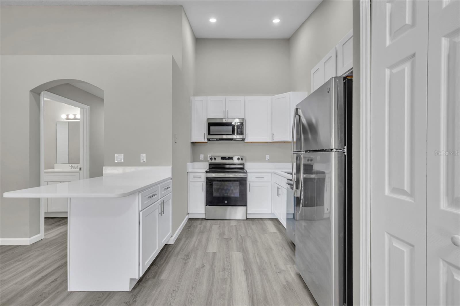 Image 13 of 17 For 782 Lincoln Parkway